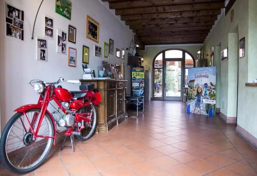 هتل Agriturismo Lupo Bianco