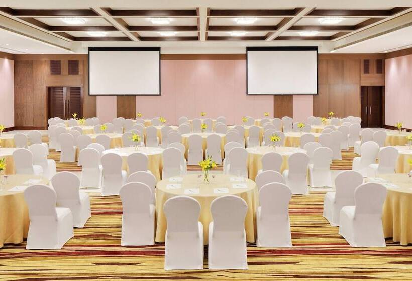 Hotell Courtyard By Marriott Madurai