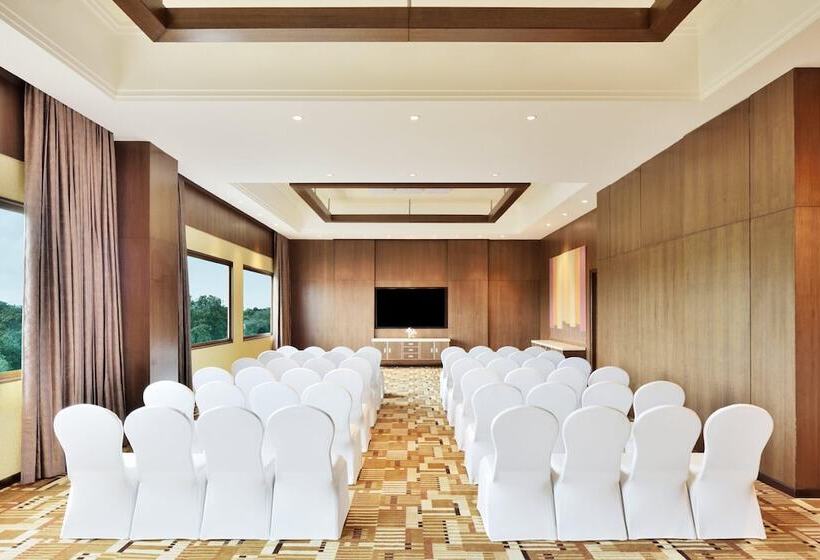 Hotell Courtyard By Marriott Madurai