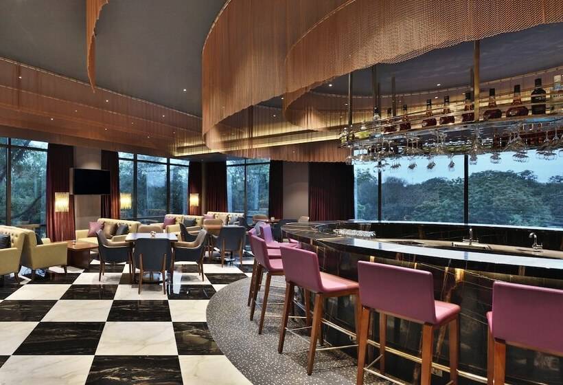 Hotell Courtyard By Marriott Madurai