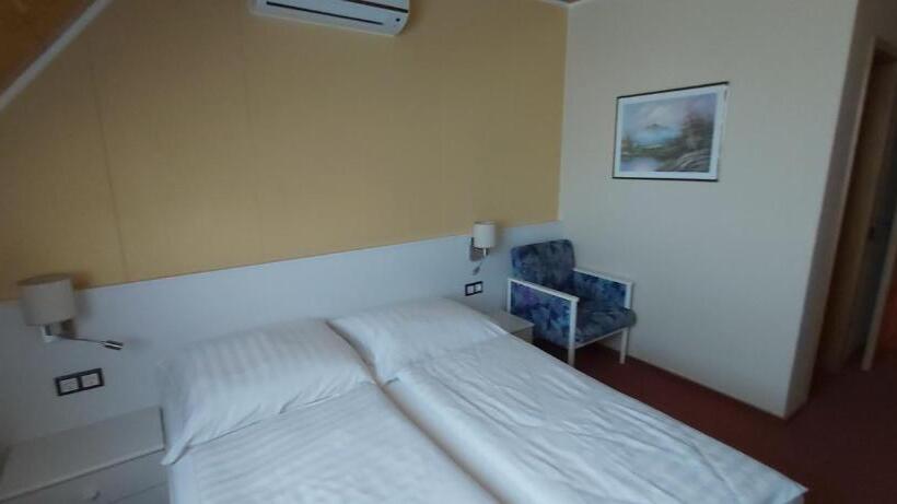 膳宿费 Holp Panzio