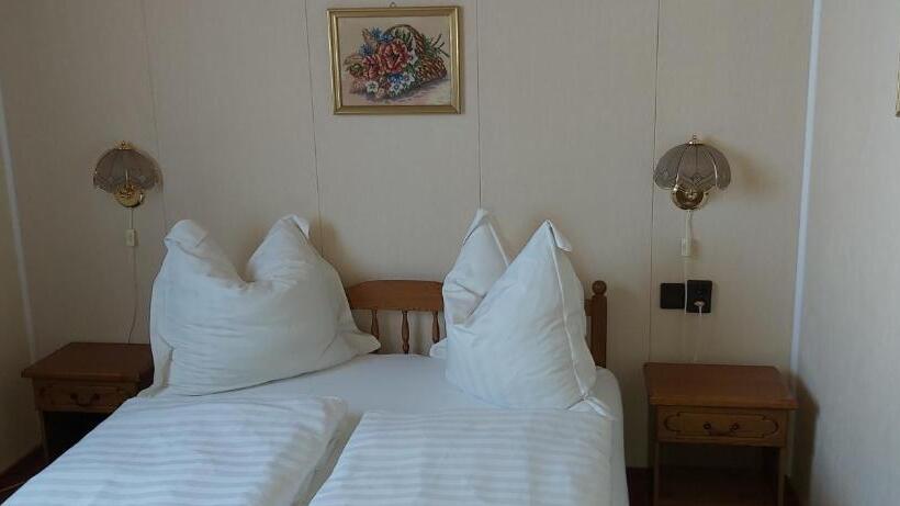 膳宿费 Holp Panzio