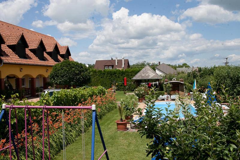 膳宿费 Holp Panzio