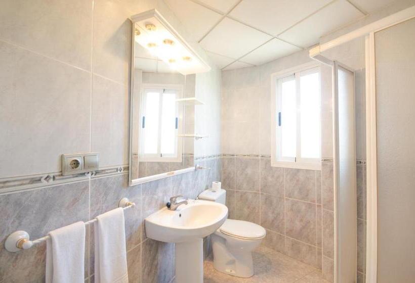 پانسیون Hostal Apolo Trece