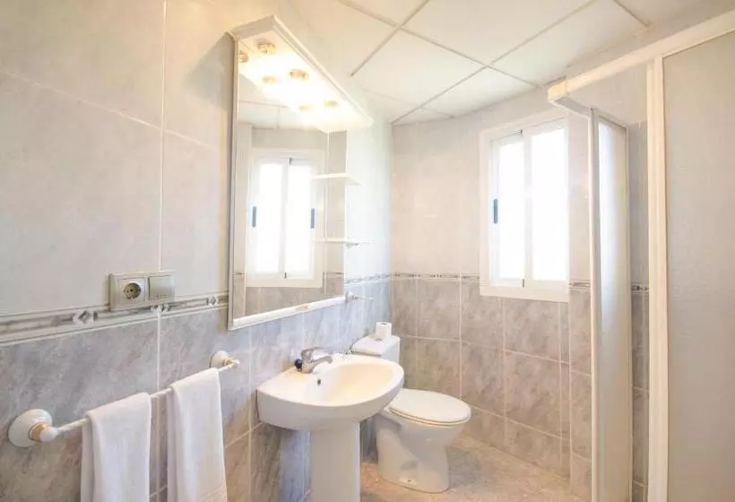 Majatalo Hostal Apolo Trece