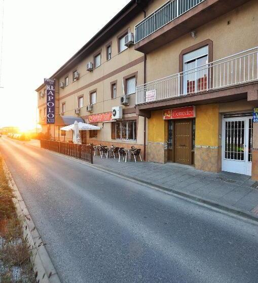 پانسیون Hostal Apolo Trece