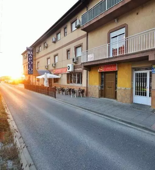 Majatalo Hostal Apolo Trece