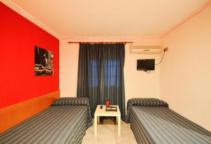 پانسیون Hostal Apolo Trece