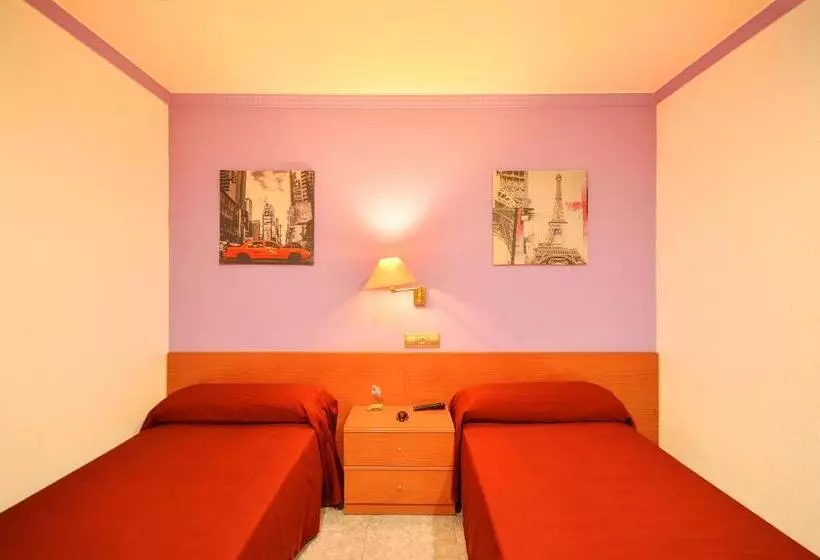 Majatalo Hostal Apolo Trece