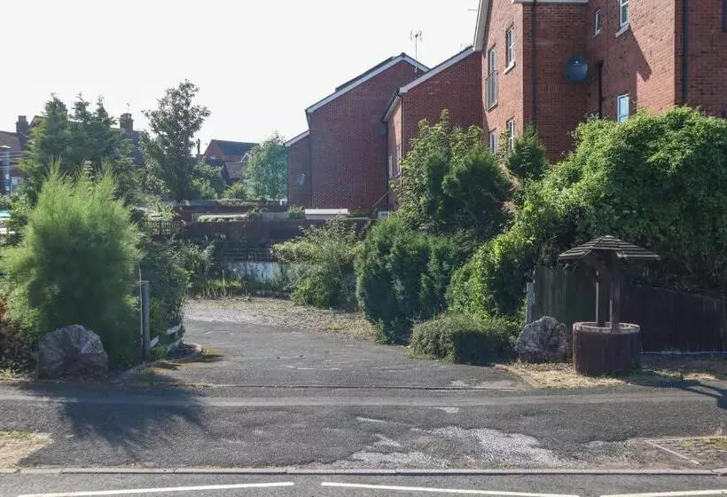 Majatalo Meadowsway Guesthouse  Uttoxeter