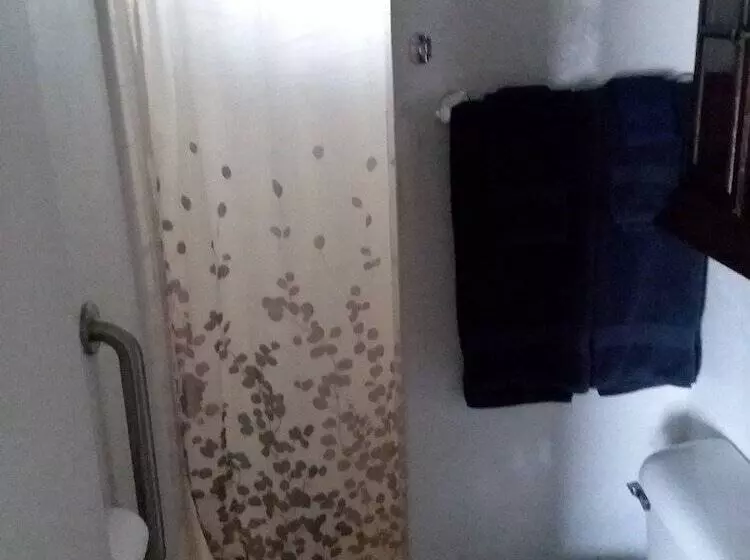 Retkeilymaja Buona Sera Inn