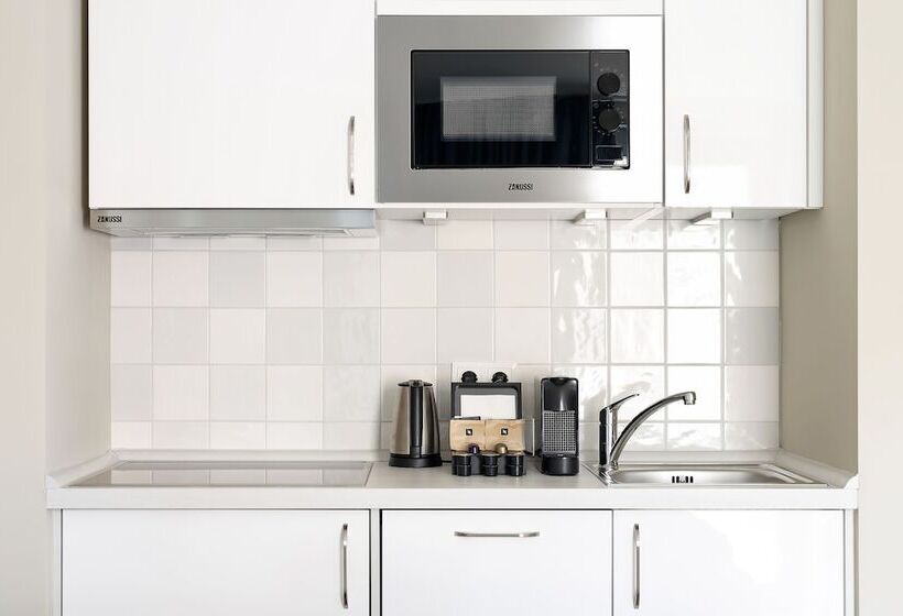 פנסיון Mimosa House