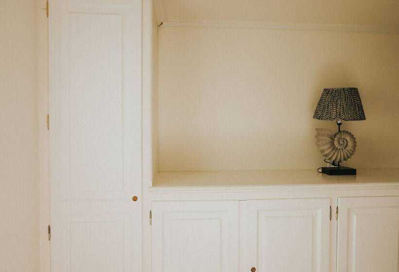 פנסיון Mimosa House