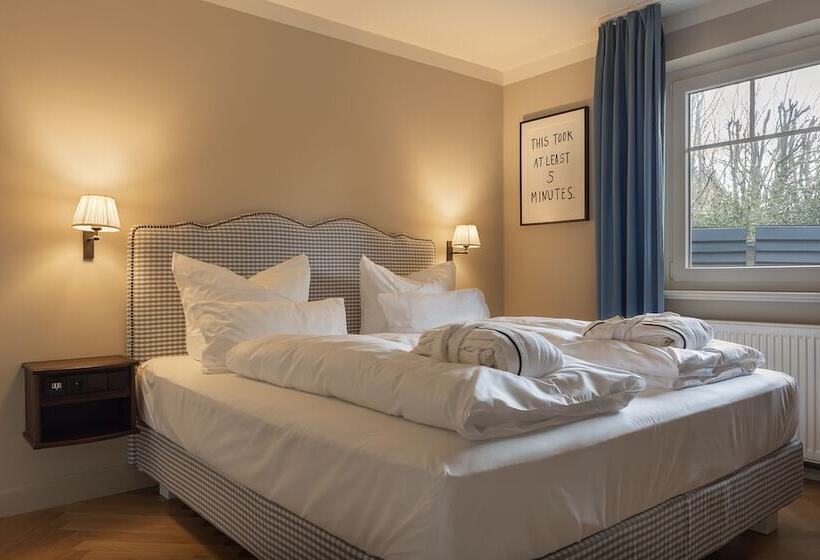 פנסיון Mimosa House