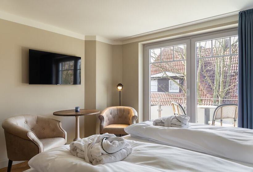 פנסיון Mimosa House