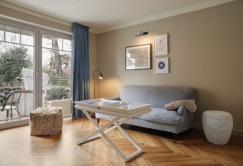 פנסיון Mimosa House