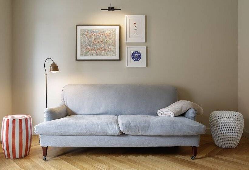 פנסיון Mimosa House