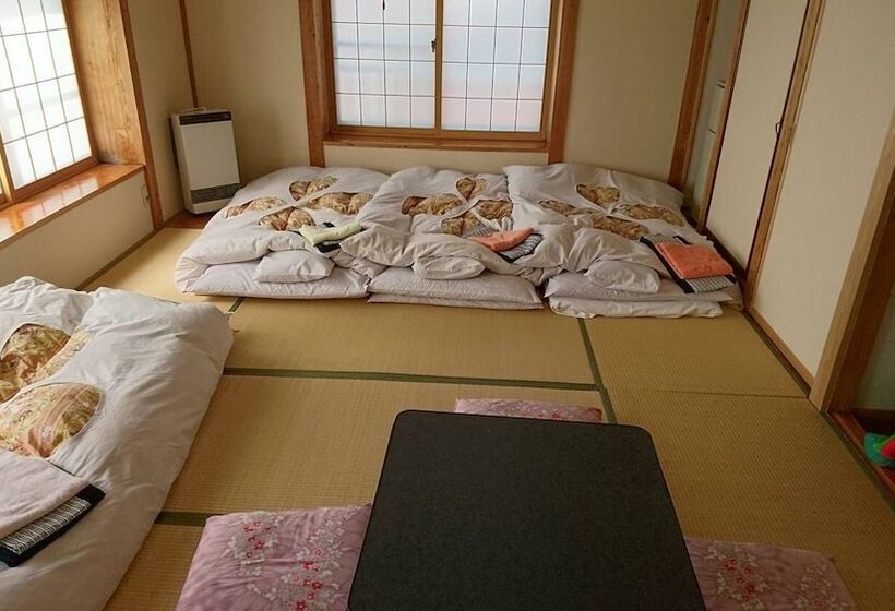 פנסיון Apple Inn Takasaka