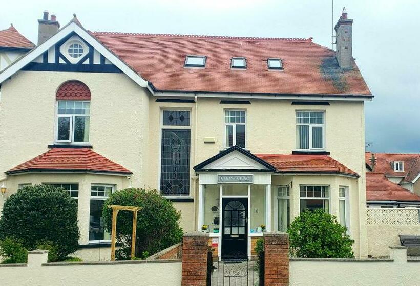 بنسيون Cleave Court Guest House