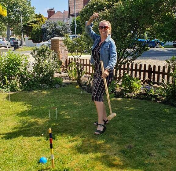 بنسيون Cleave Court Guest House