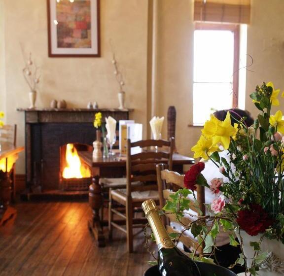 פנסיון Monsal Head