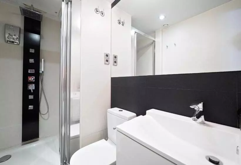 Barcelona Fifteen Central Apart