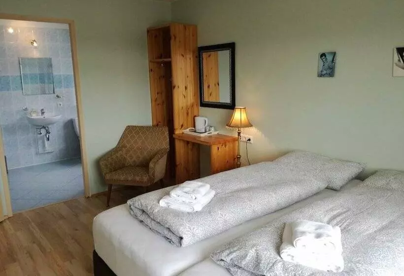 پانسیون Guesthouse Storulaugar