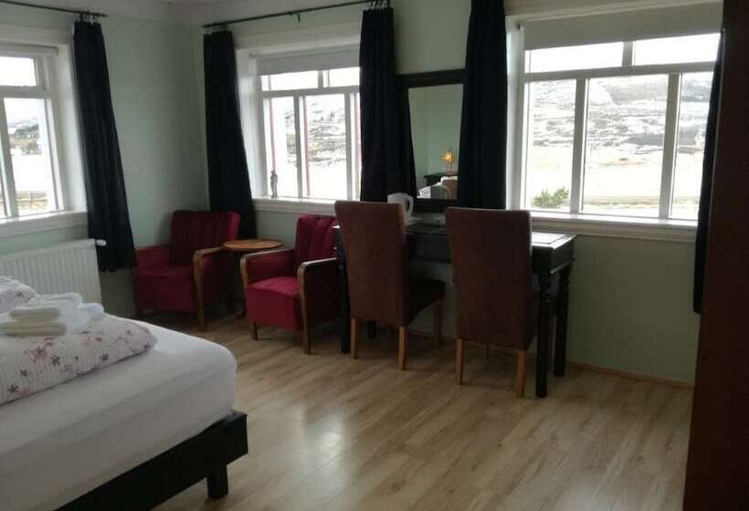 پانسیون Guesthouse Storulaugar