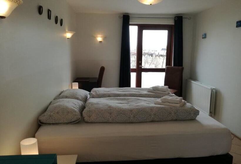 پانسیون Guesthouse Storulaugar