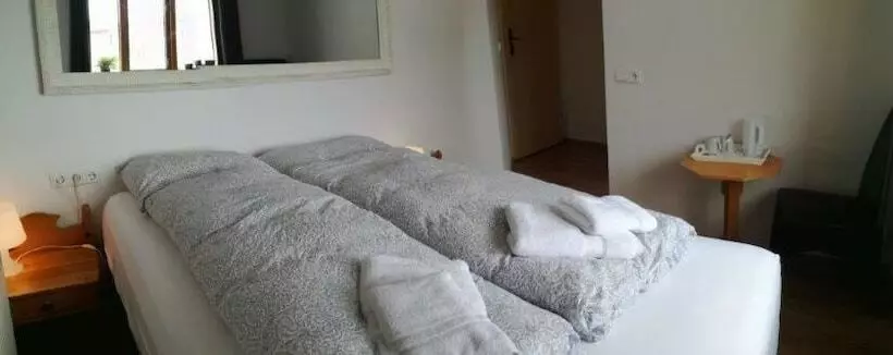 پانسیون Guesthouse Storulaugar