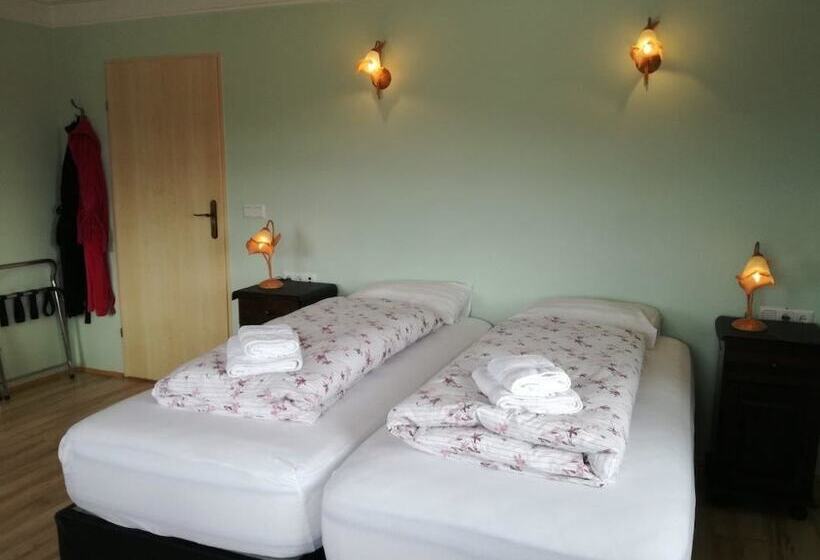 پانسیون Guesthouse Storulaugar