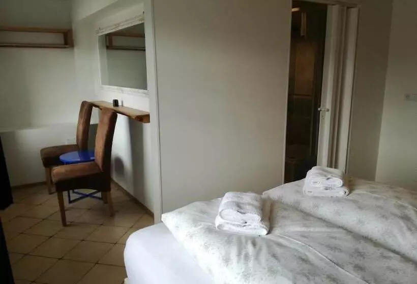 پانسیون Guesthouse Storulaugar