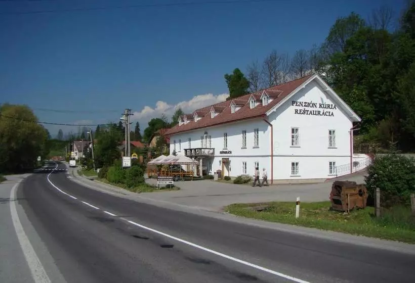 Majatalo Penzión Kúria