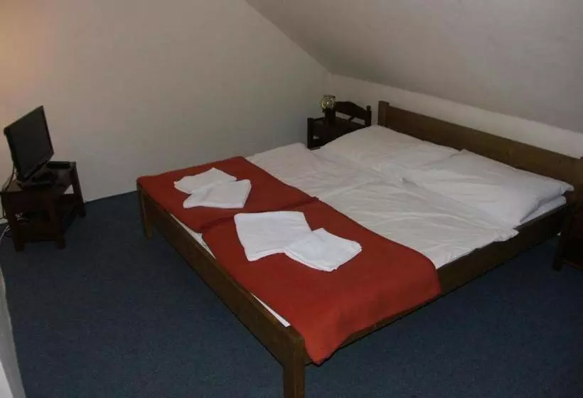 Majatalo Penzión Kúria