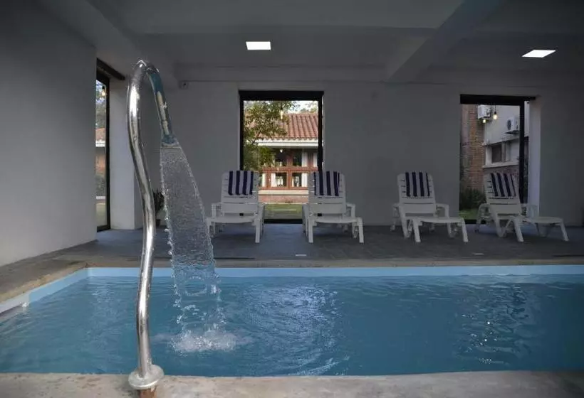 Retkeilymaja Hosteria Del Pescador