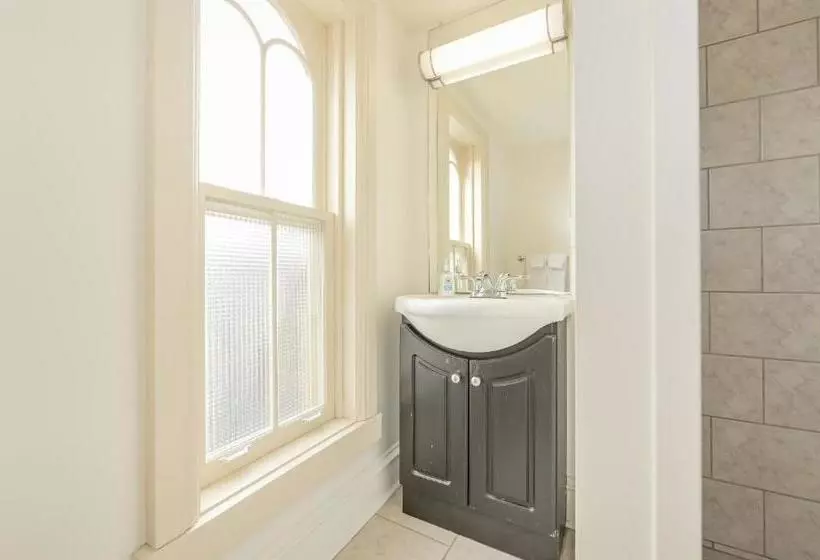 ユースホステル St Andrew Suites