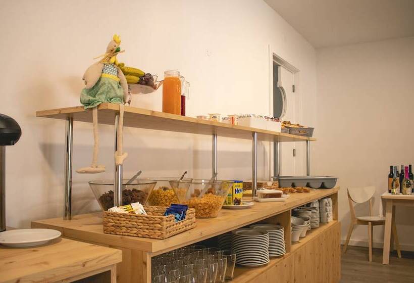 Hmb Fermentelos Hotels