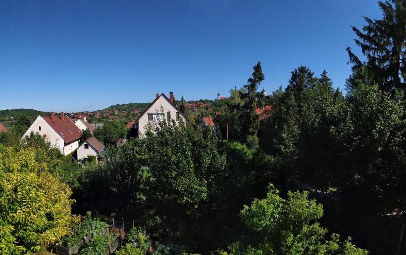 بنسيون András Nádfedeles Vendégház