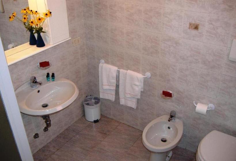 פנסיון Casa Atena