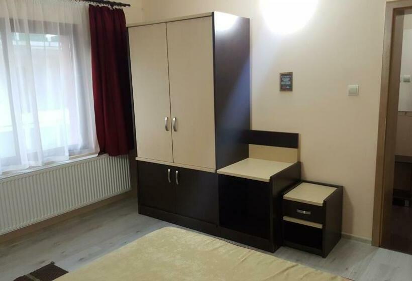 پانسیون Ego Guest House