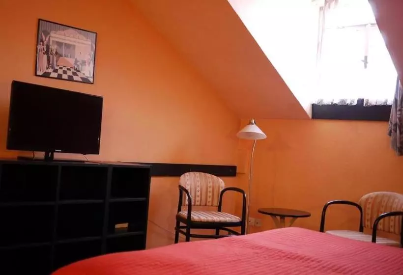 Majatalo Penzion Tilia