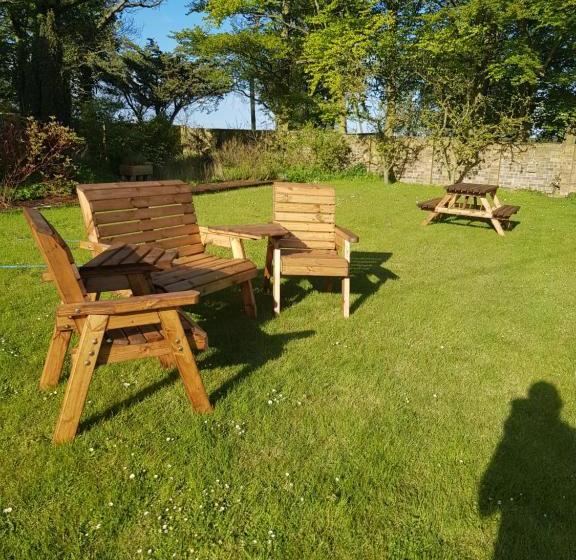 بنسيون Scooniehill Farm House B&b