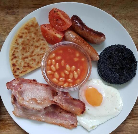 بنسيون Scooniehill Farm House B&b