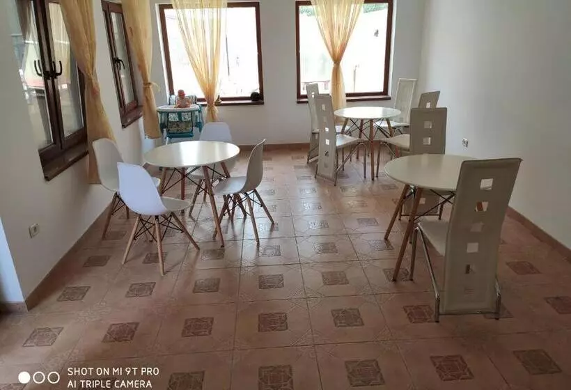 پانسیون Vila Sunriviera
