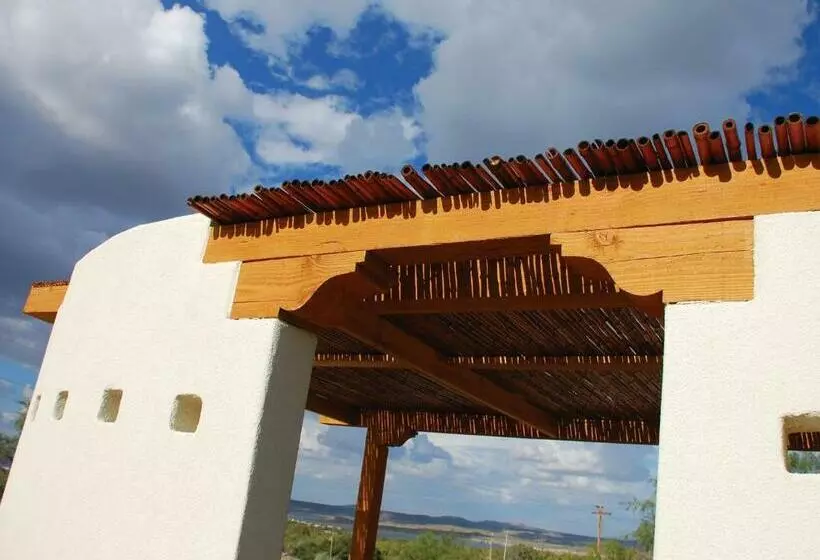 Retkeilymaja Elephant Butte Inn