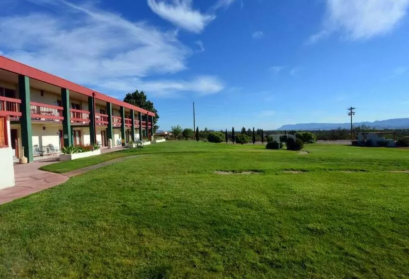 Retkeilymaja Elephant Butte Inn