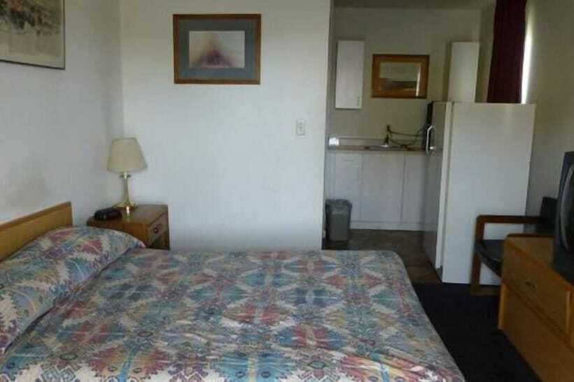 Hostel Umatilla Inn & Suites