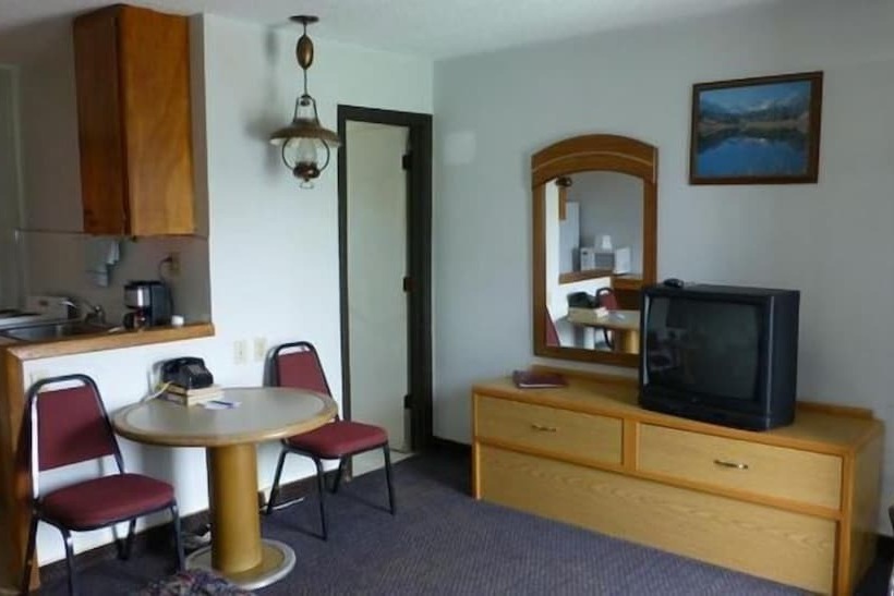 Hostel Umatilla Inn & Suites