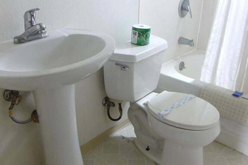 Hostel Umatilla Inn & Suites