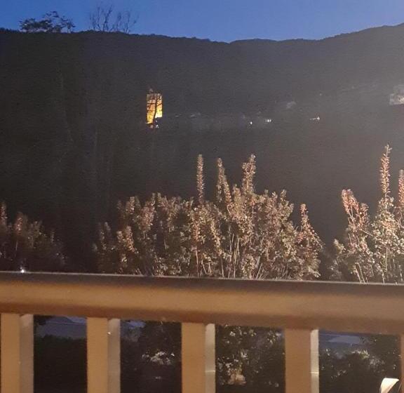 بنسيون Hostal Mont Rock